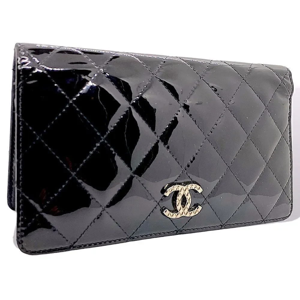 Chanel CC Yen Wallet in Quilted Patent Leather